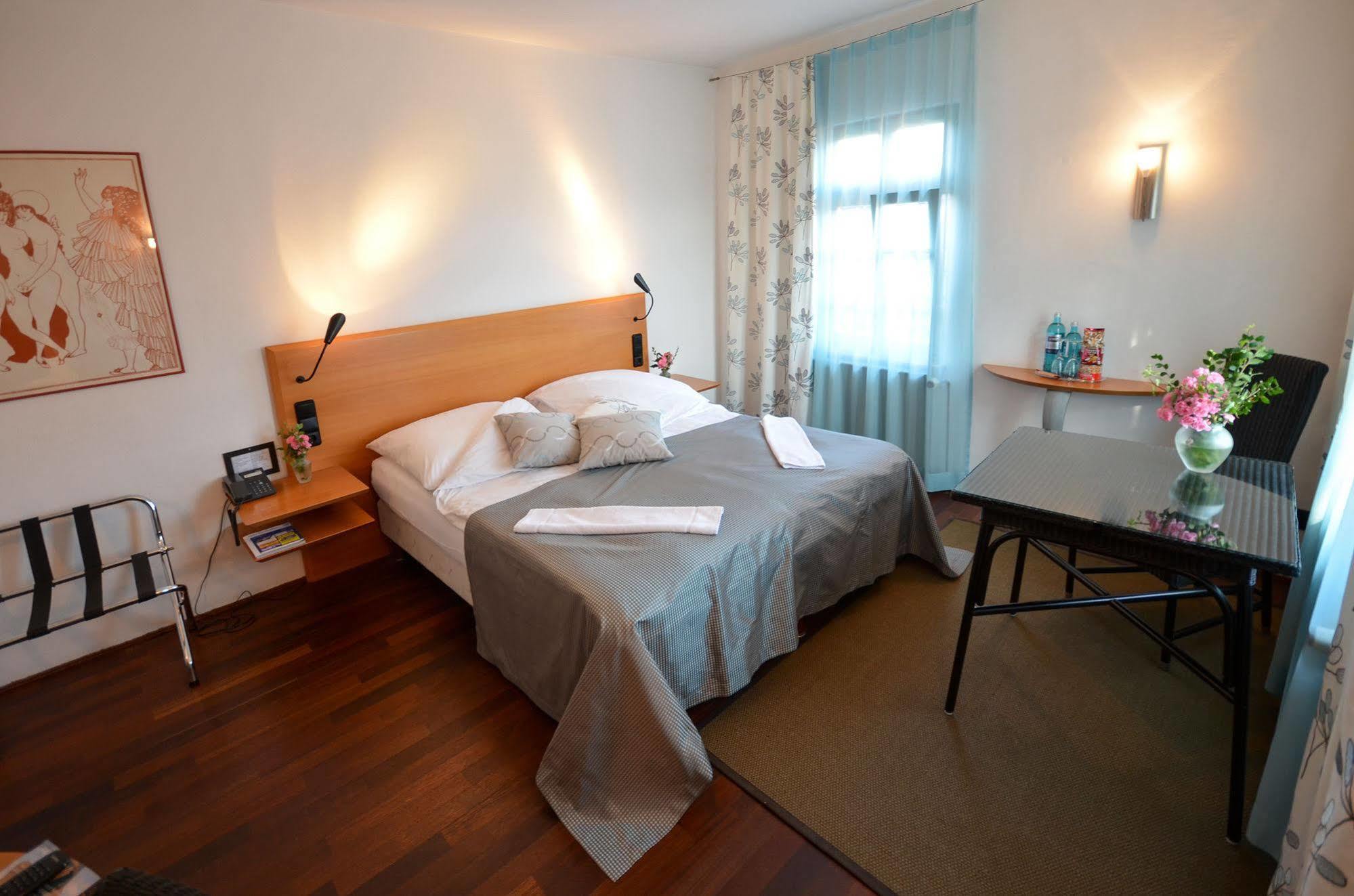 Restaurant & ****Hotel Hoeerhof Idstein Dış mekan fotoğraf